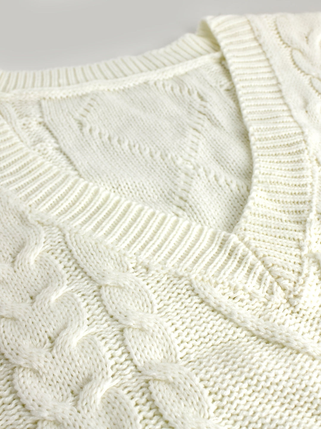Cora | Gezellige Kabelgebreide V-Hals Sweater Vest