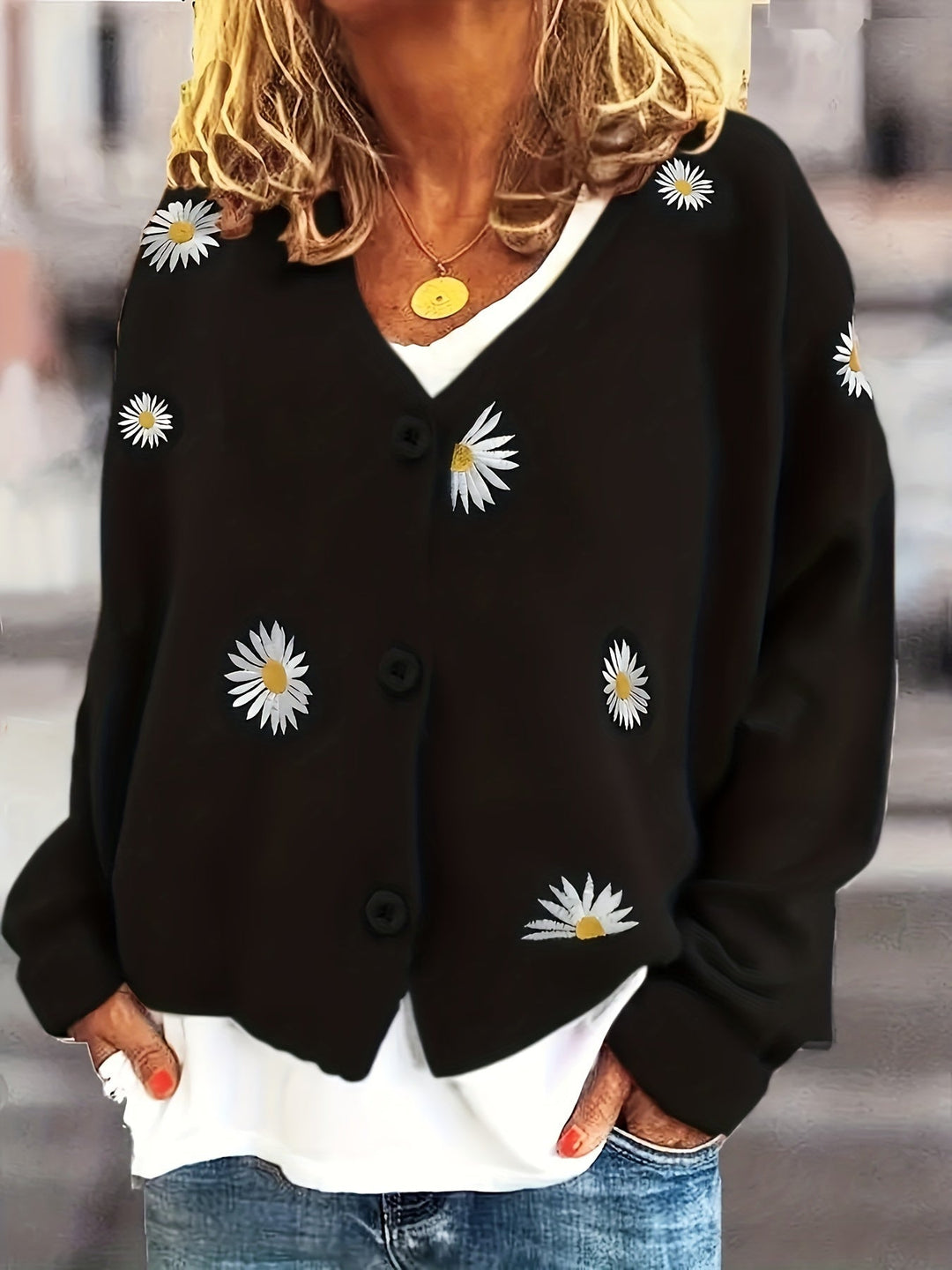 Maribel | Geborduurde Bloemen Knop-Front Cardigan