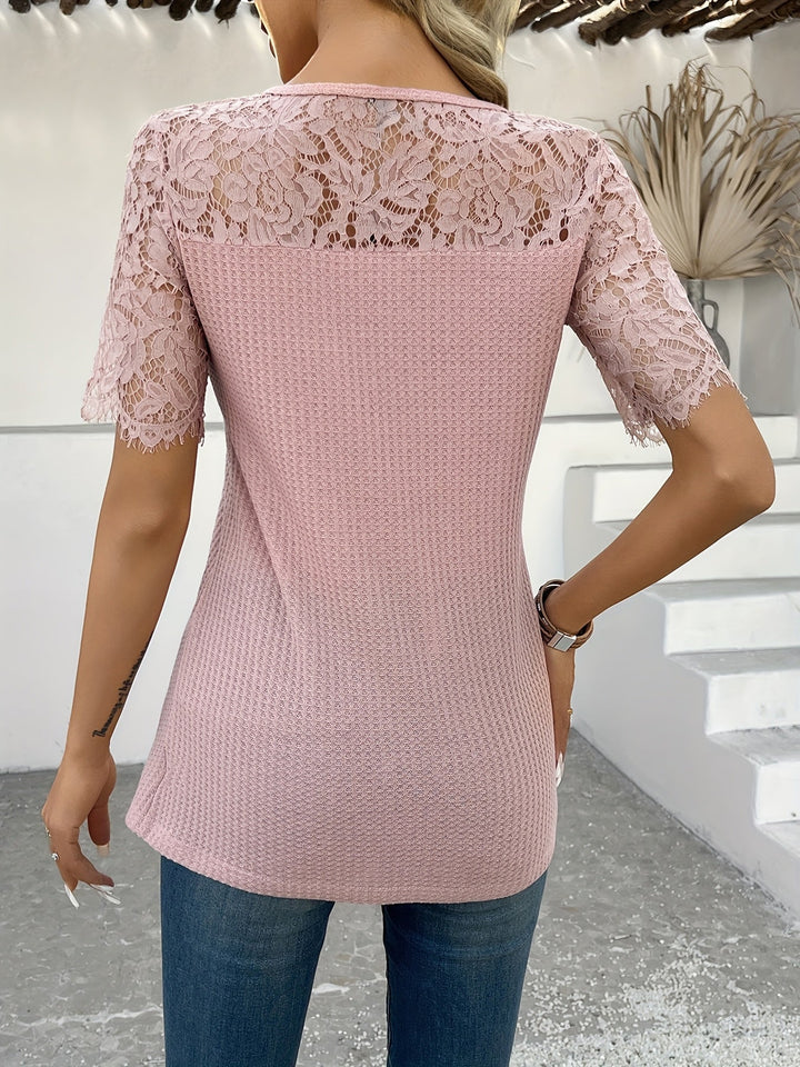 Delphine | Top met Kantafwerking en Knopen
