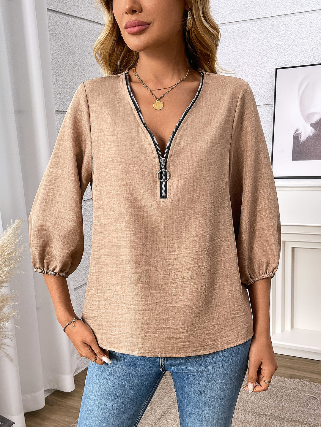 Claudia | Blouse met Rits en V-Hals