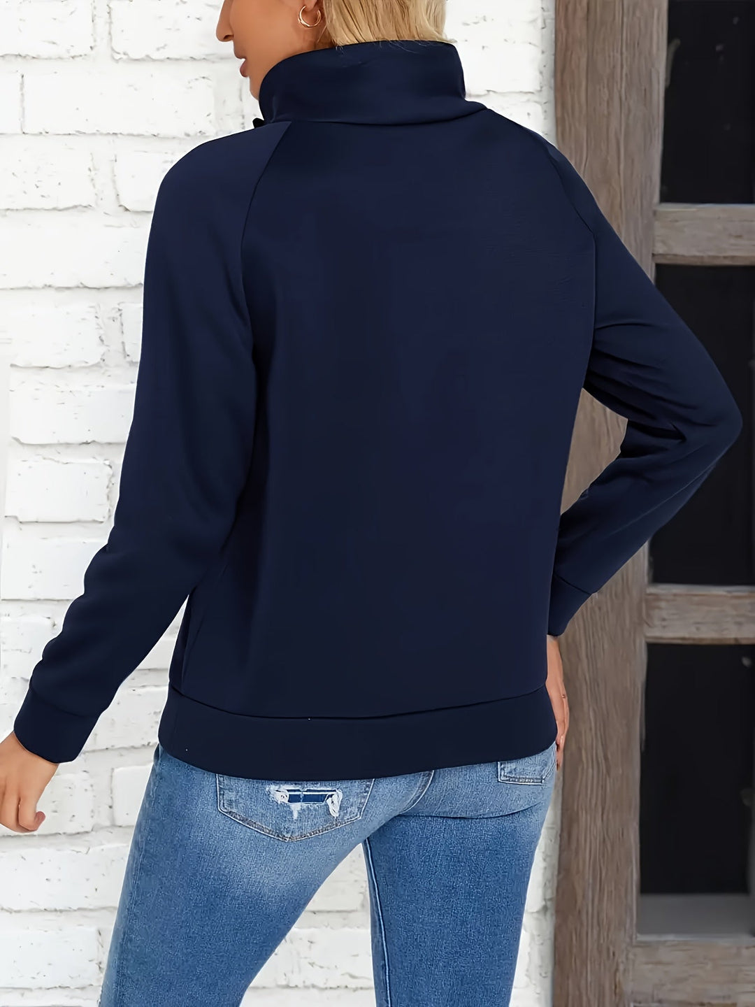 Kirsten | Sweatshirt met Staande Kraag en Knopenaccent