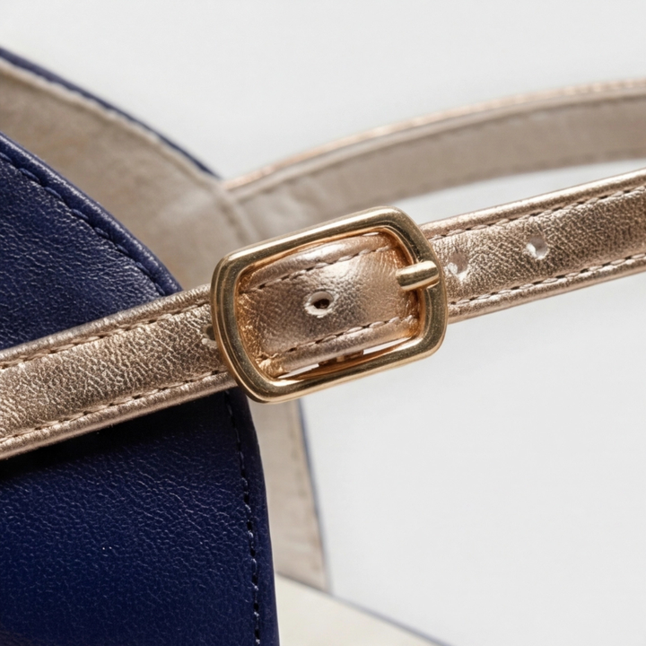 Veronica | Klassieke T-Strap Gesloten Neus Hakken