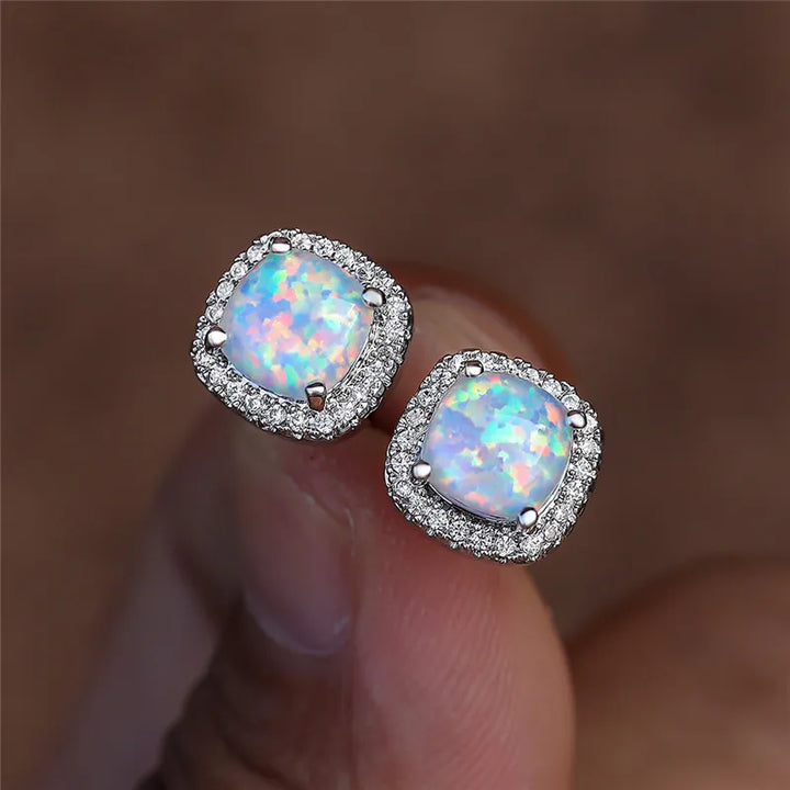 Rhonda | Elegante Witte Vuur Opal Ronde Oorbellen