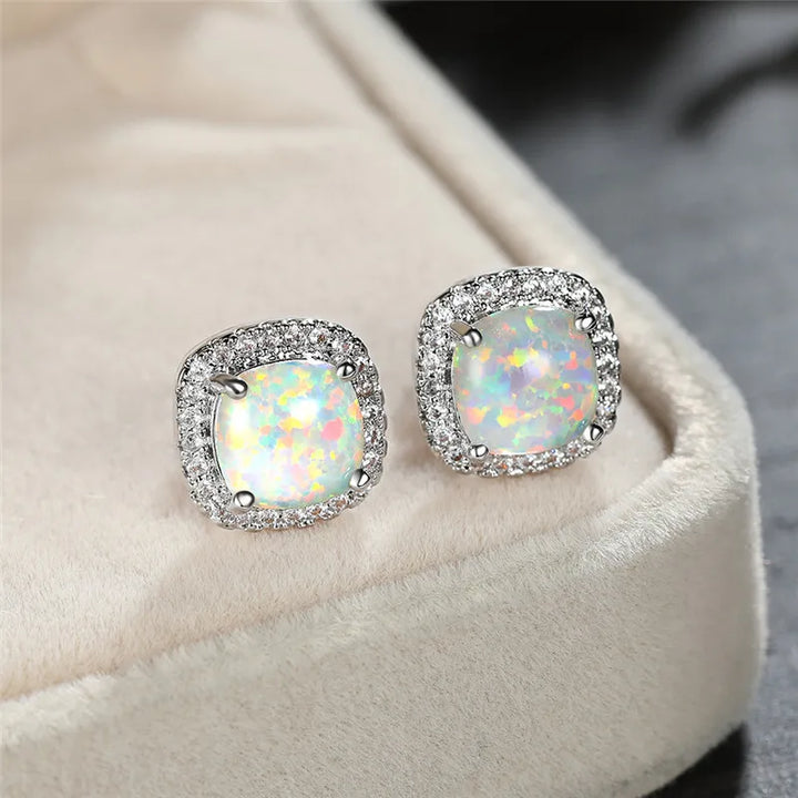 Rhonda | Elegante Witte Vuur Opal Ronde Oorbellen