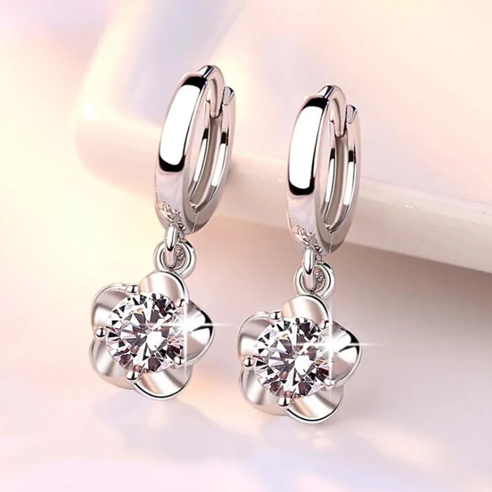 Bethany | Elegante Ronde en Witte Zirkon Oorbellen