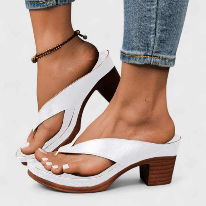 Adrienne | Tijdloze Blokhak Sandalen