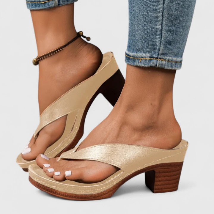 Adrienne | Tijdloze Blokhak Sandalen
