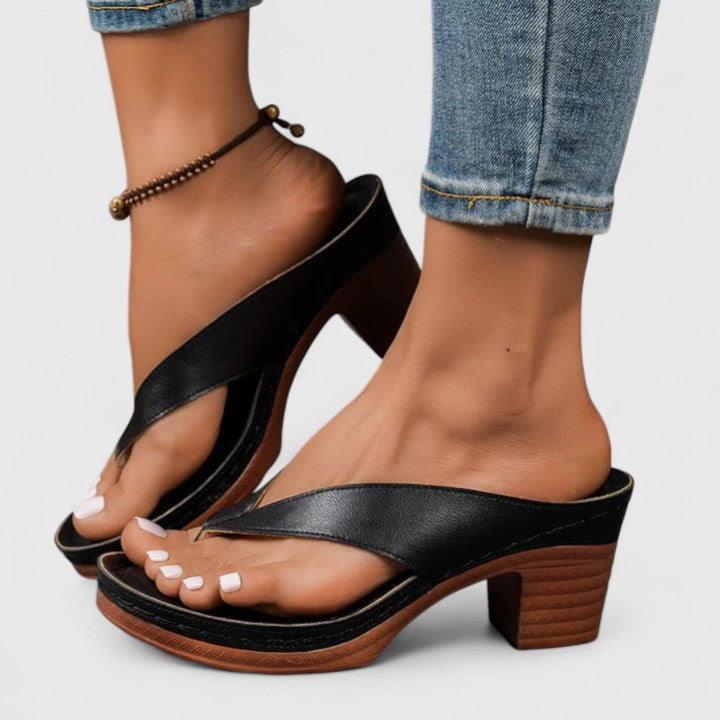 Adrienne | Tijdloze Blokhak Sandalen