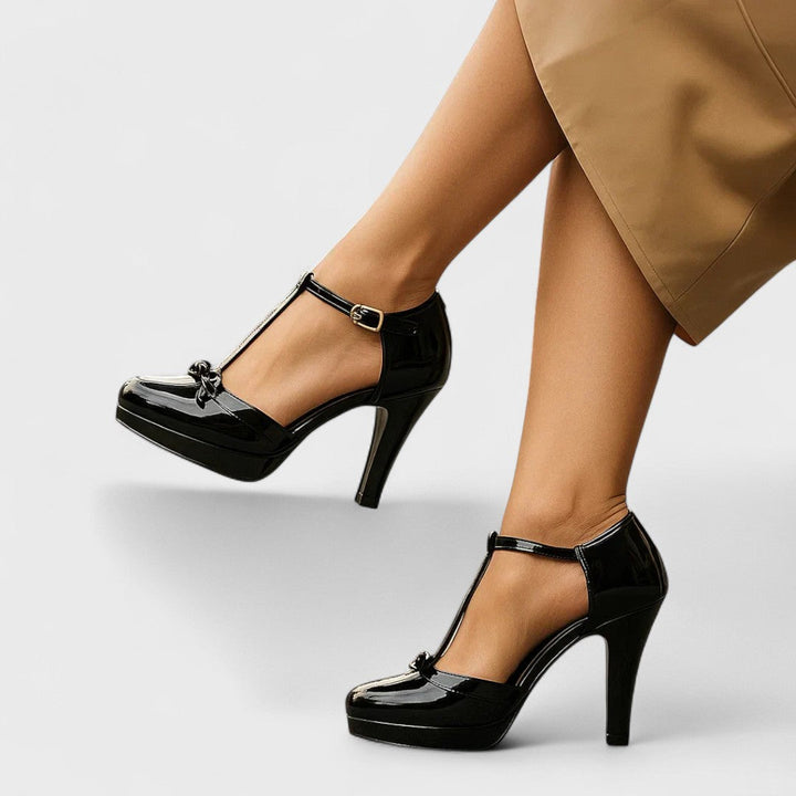Marilyn | Elegante T-Strap Hakken