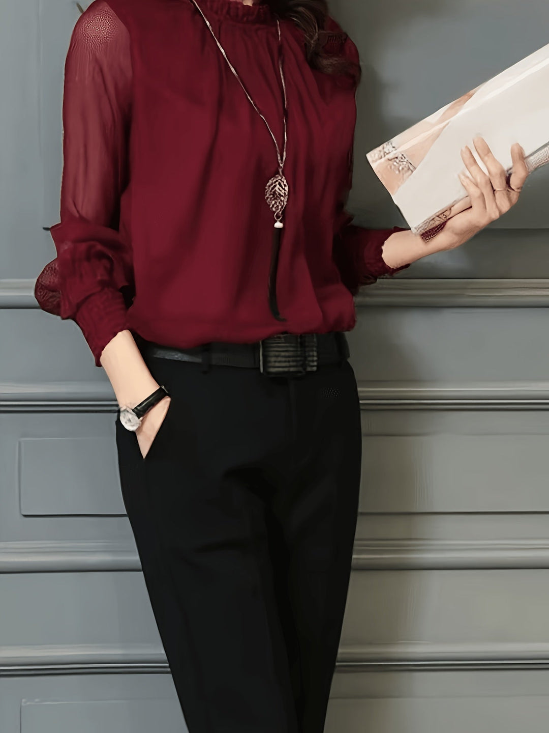 Ophelia | Blouse met Staande Kraag en Lange Mouwen