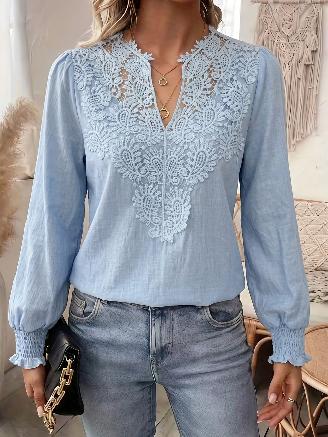 Delia | Geborduurde V-Hals Blouse