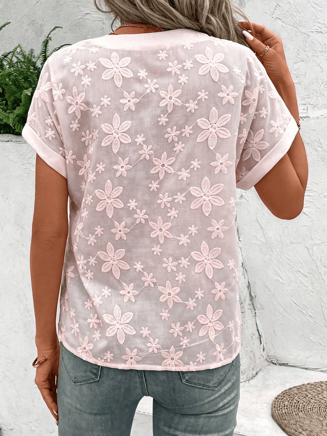 Whitney | Bloemige Geborduurde V-Hals Blouse